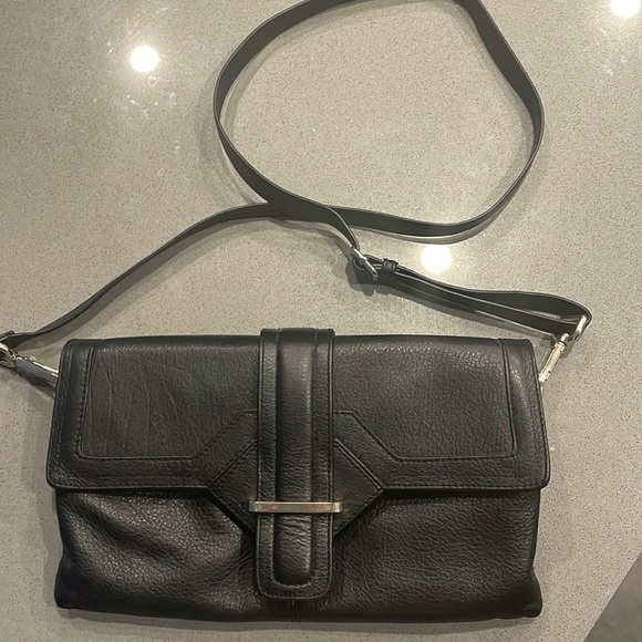 Danier leather purse /crossbody - Picture 1 of 5
